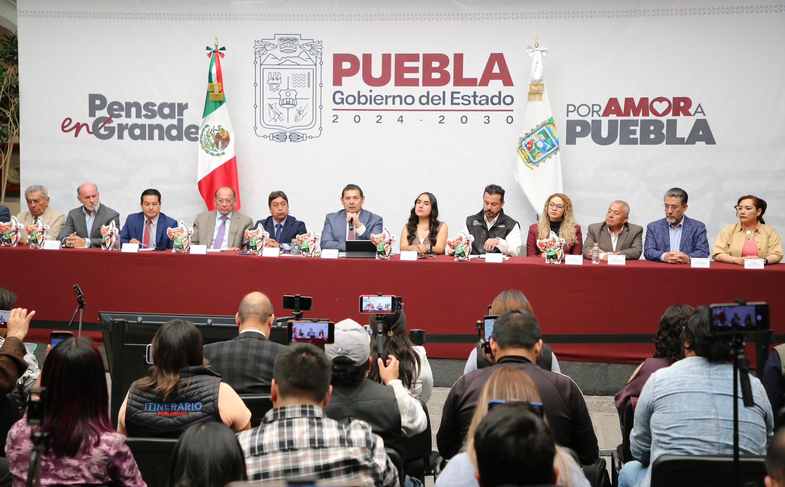 Mexicanos varados en Jerusalén inician regreso a casa con apoyo institucional