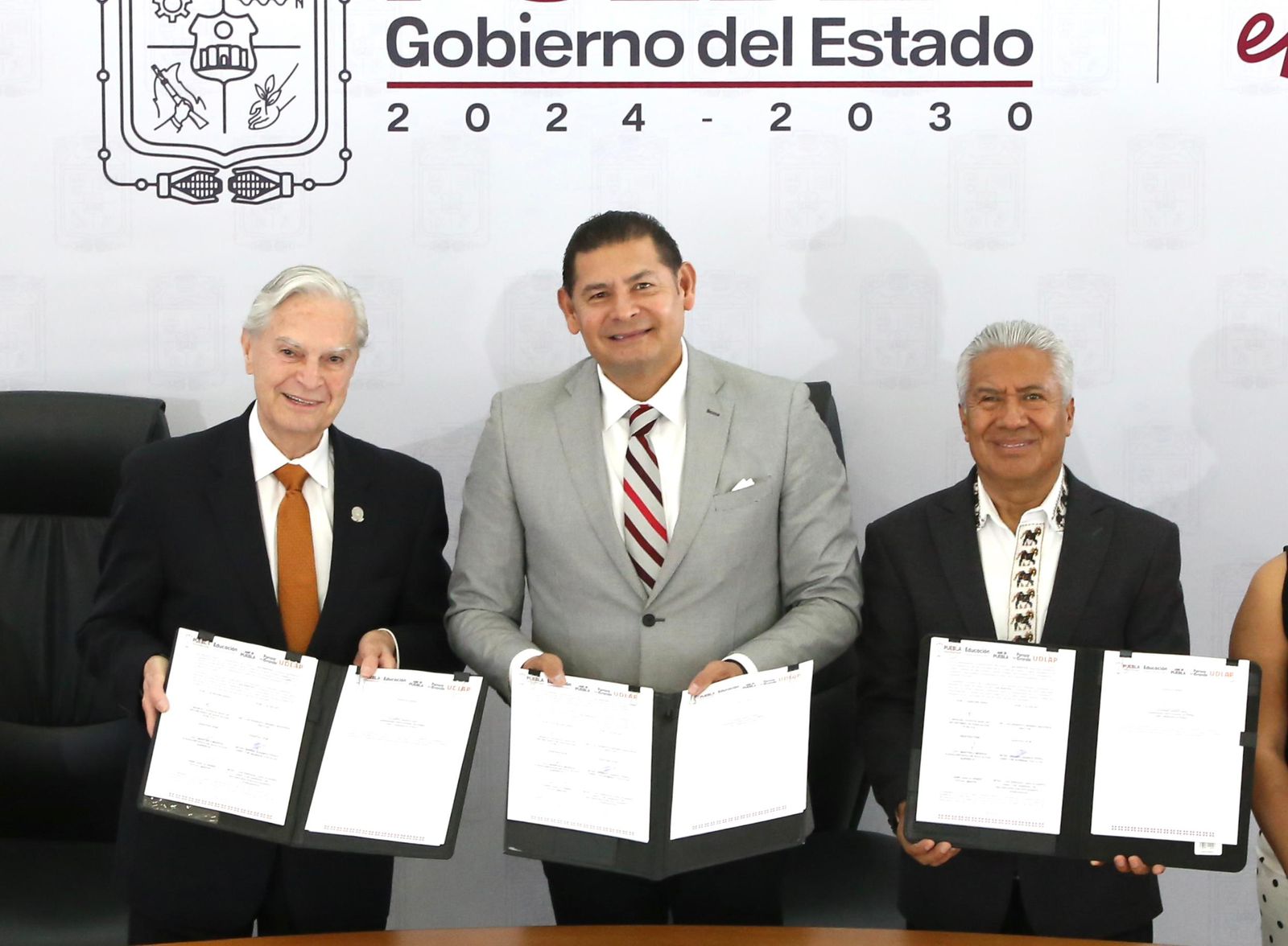 Alianza SEP-UDLAP dará beca total a 300 docentes y abre puerta a proyectos estratégicos para Puebla