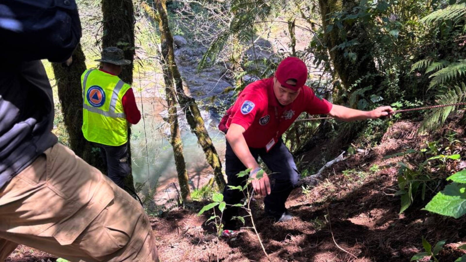 Hallan restos óseos en Huauchinango durante operativo de búsqueda