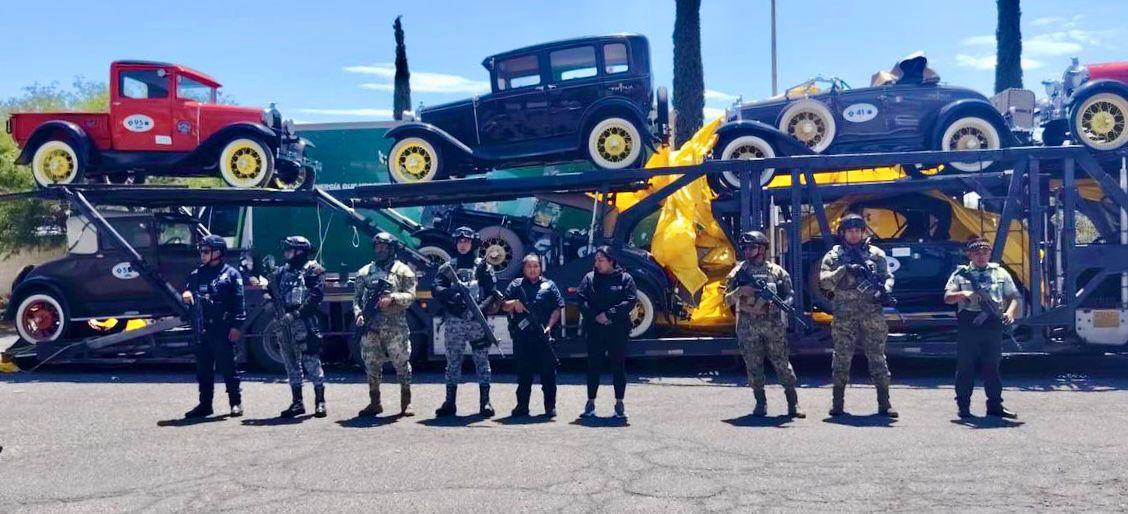 Recuperan nodriza con autos de colección en Tecamachalco