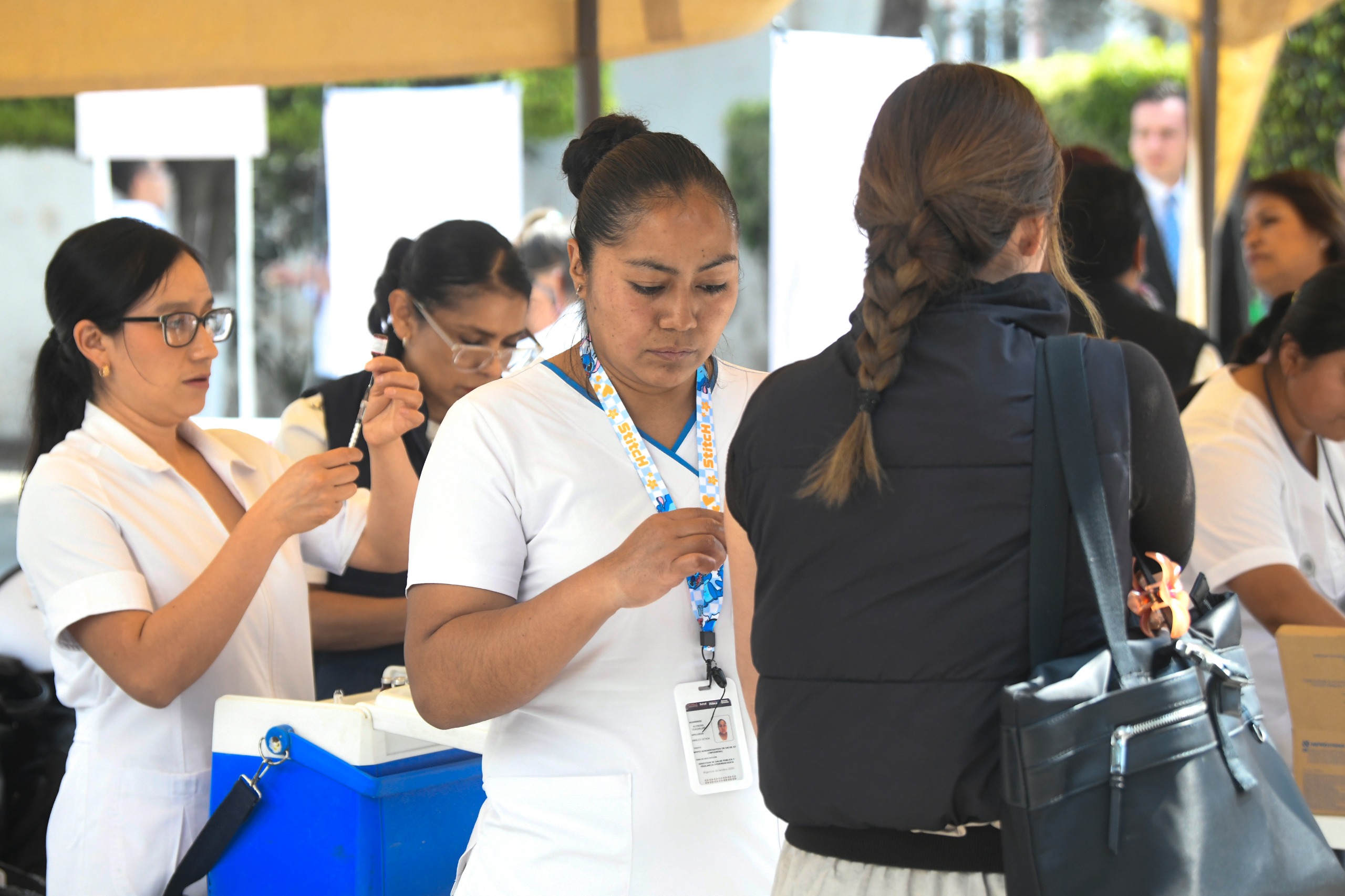 Llevan vacuna contra sarampión a universitarios de la BUAP