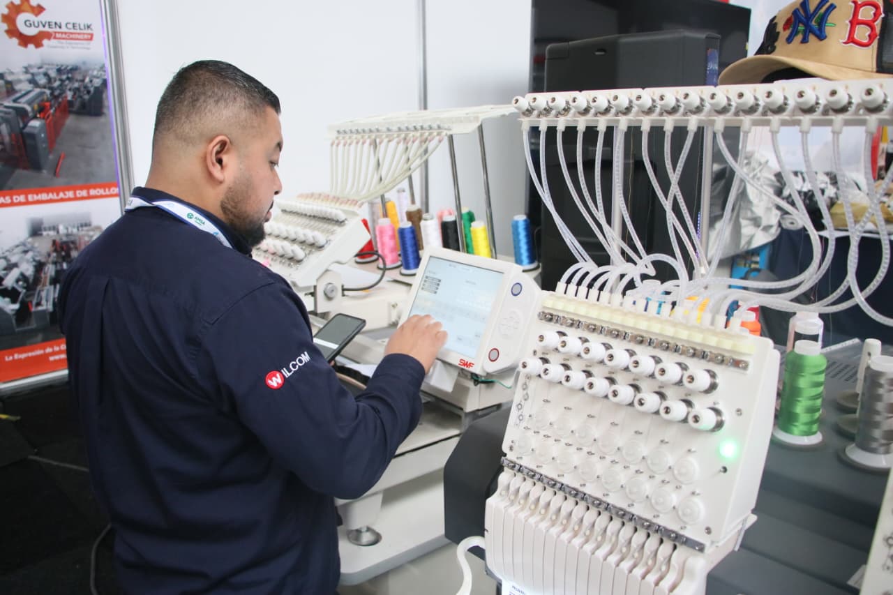Exintex reúne a 22 países y fortalece liderazgo textil de Puebla
