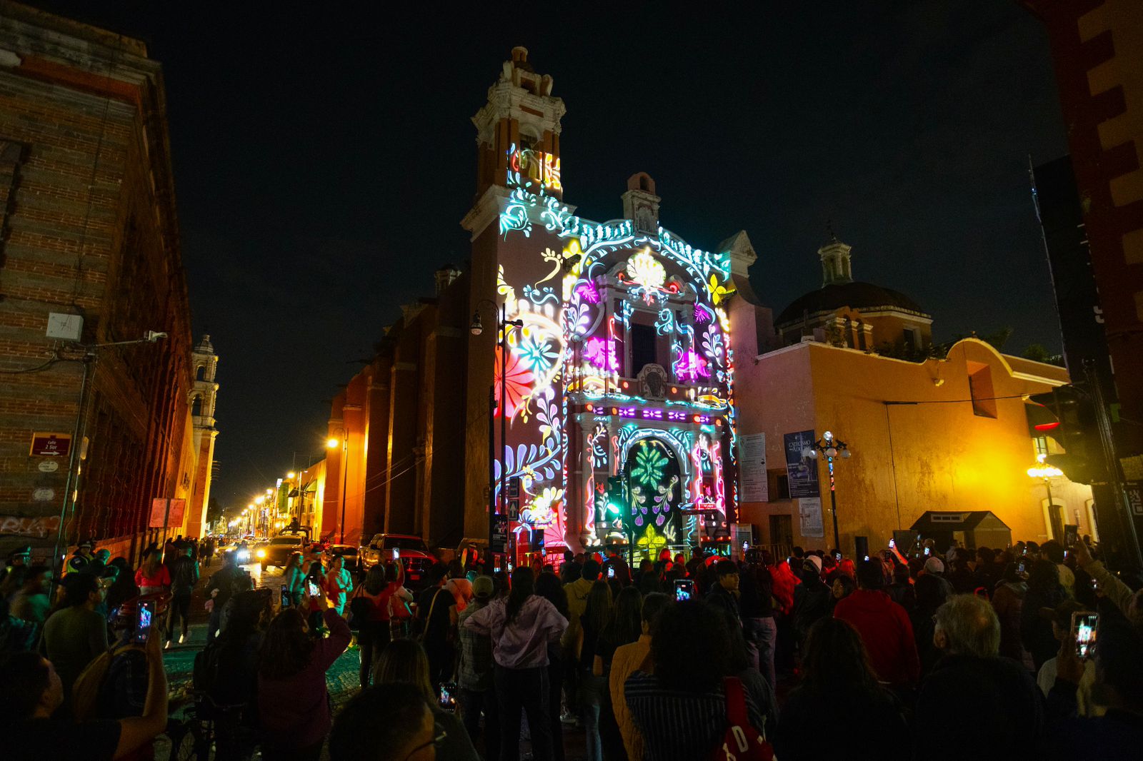 GLOW México rompe récord: más de 297 mil asistentes en dos días