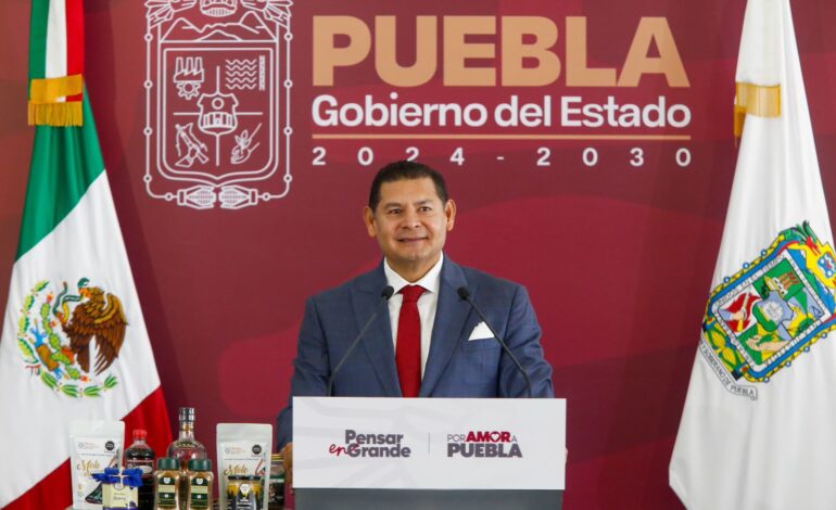 Armenta garantiza agua y despliega 100 pipas en Puebla