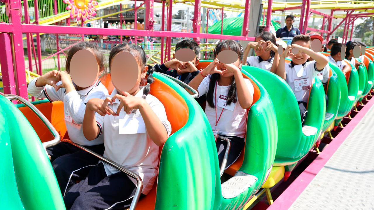 Niñez de municipios visitan la Feria de Puebla gracias al SEDIF