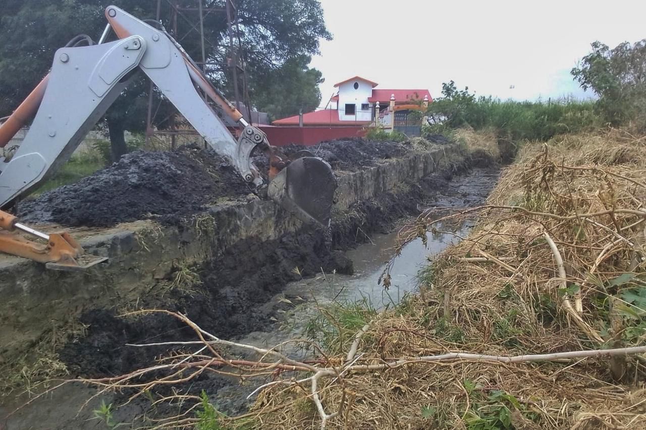 Reviven canal clave para floricultores de Atlixco