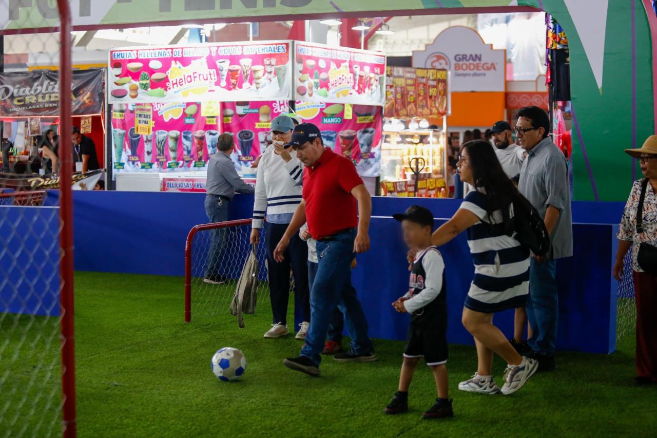 Feria de Puebla rompe expectativas y atrae a miles