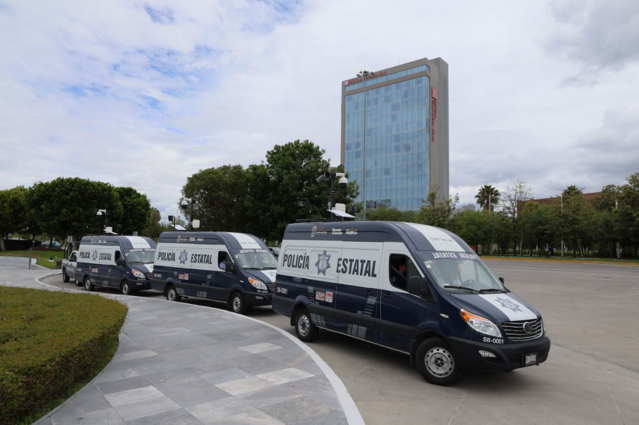 Refuerzan vigilancia en la Vía Atlixcáyotl con centros de mando móviles