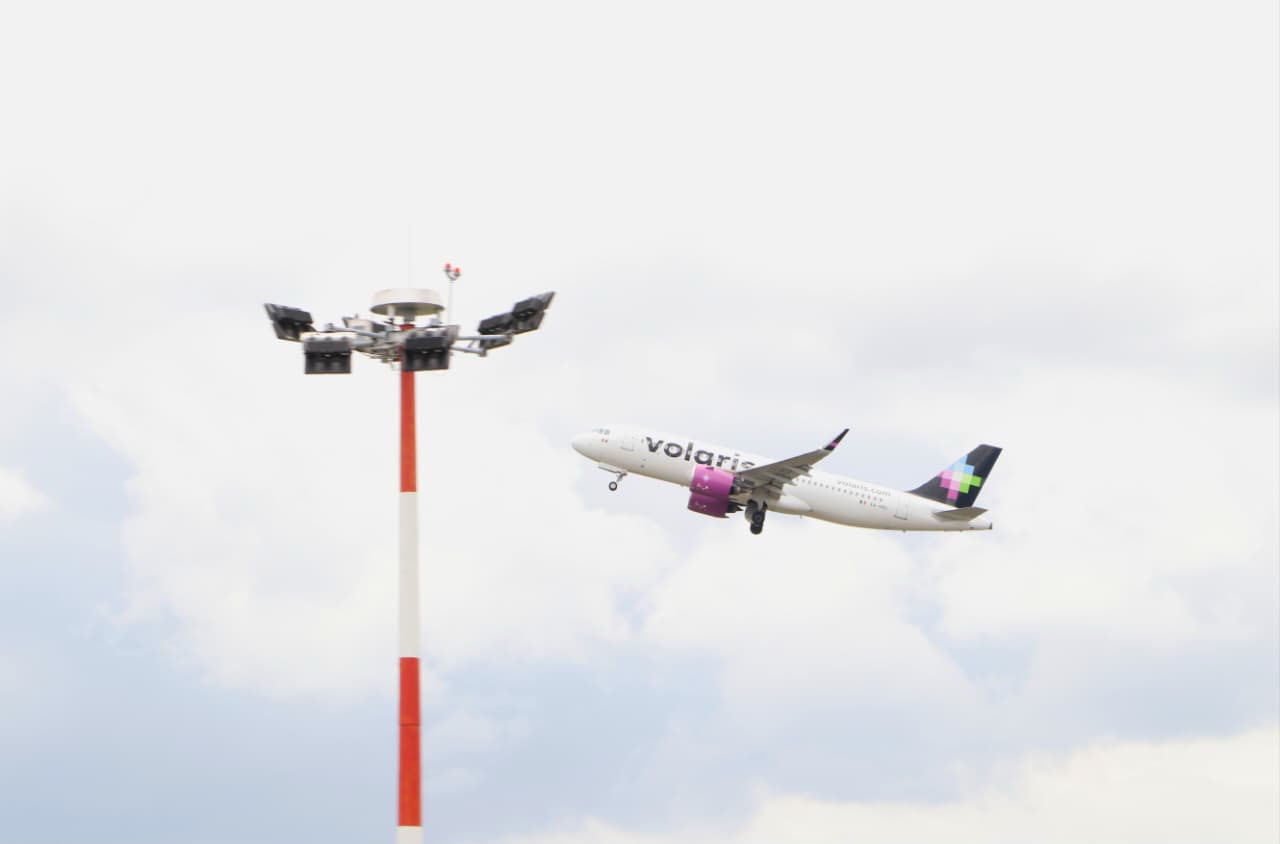 Puebla fortalece conexión con Los Ángeles con nuevo vuelo de Volaris