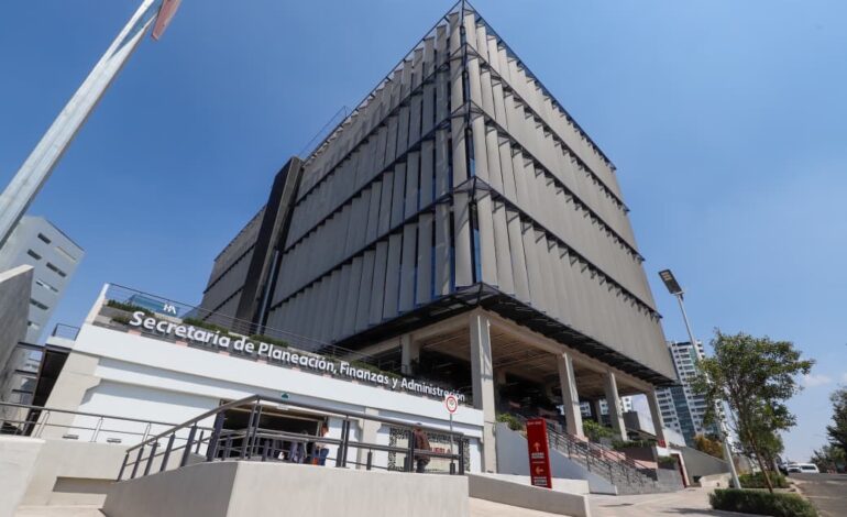 Lluvias provocan filtraciones en nueva sede de Finanzas