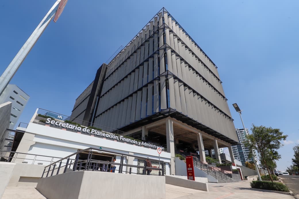 Lluvias provocan filtraciones en nueva sede de Finanzas