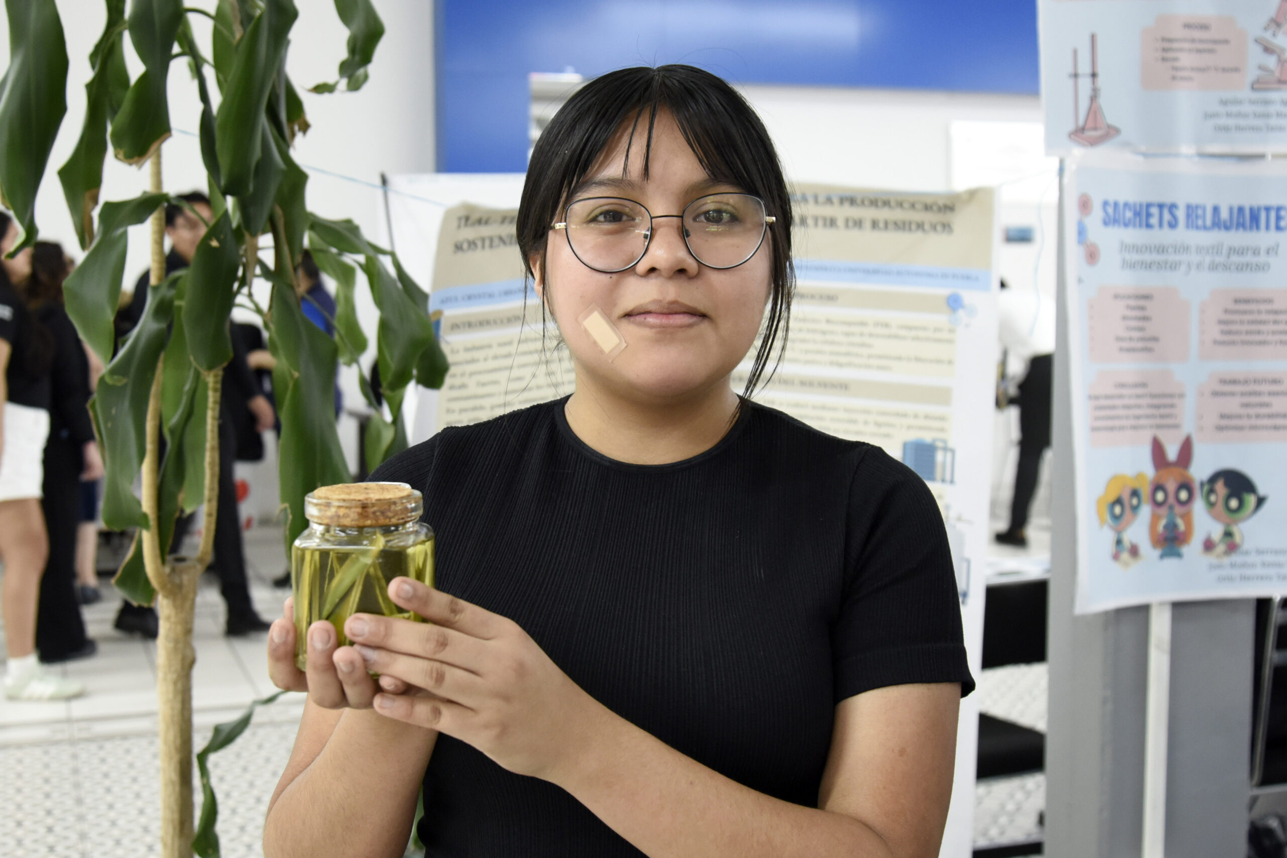 Del campo a la industria: estudiante de la BUAP busca convertir el agave en textiles