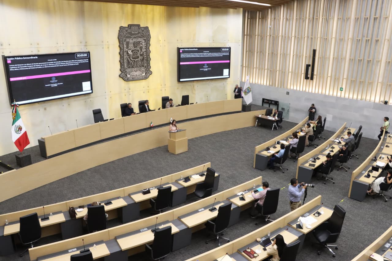 Congreso de Puebla recorta regidurías en la capital: de 23 a 15 a partir de 2027