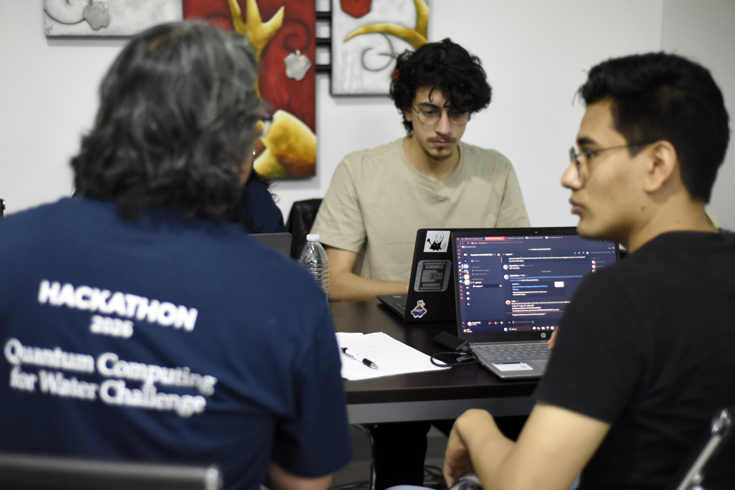 Alumnos de la BUAP triunfan en hackathon internacional de computación cuántica