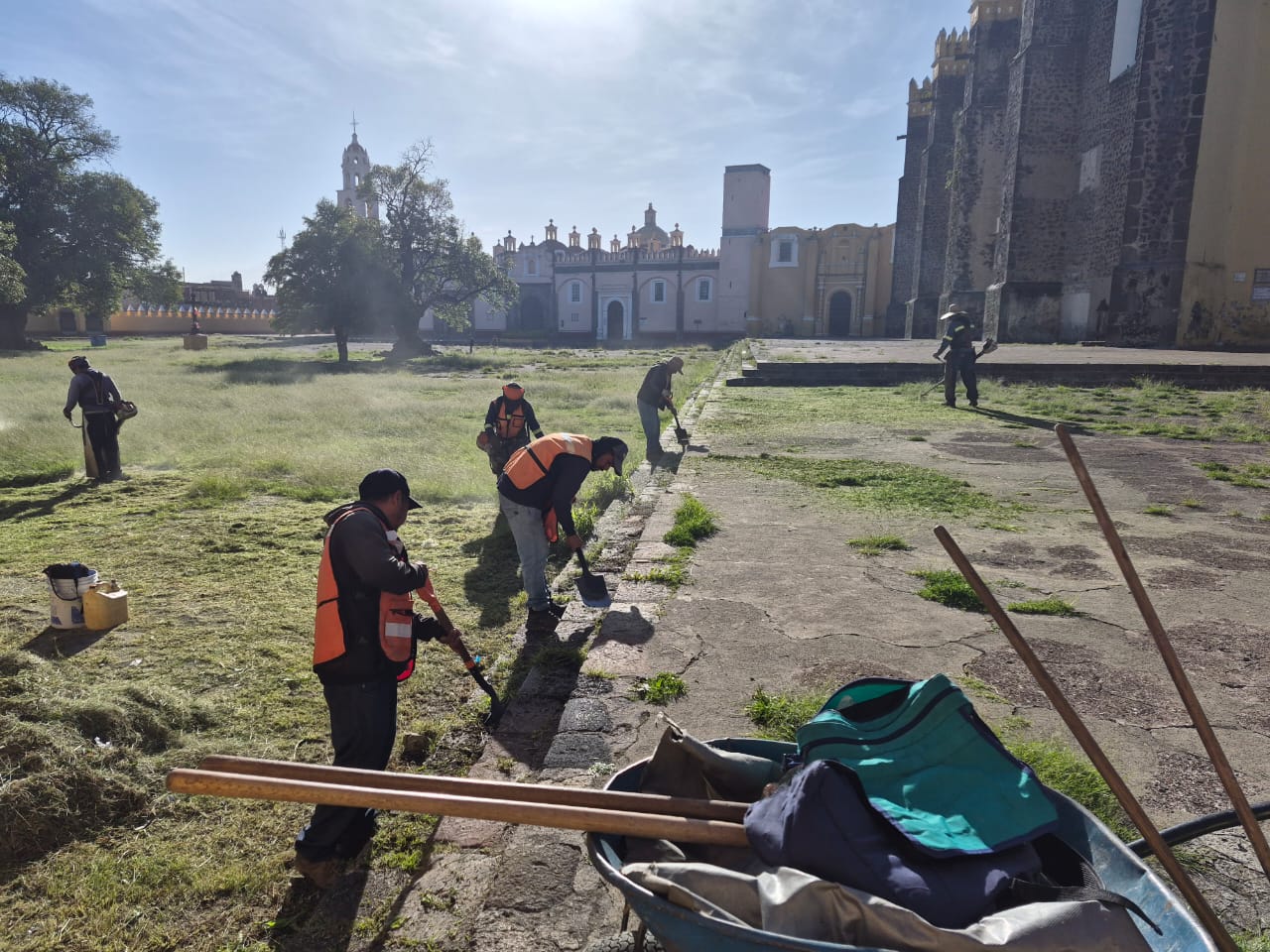 Tonantzin refuerza mantenimiento de calles y espacios públicos en Cholula