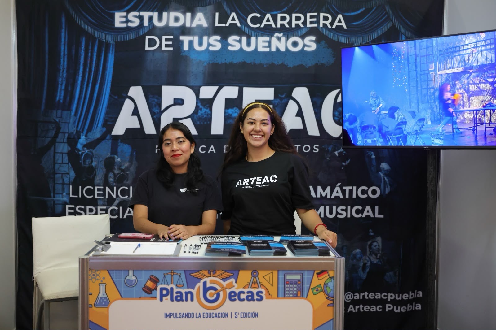 Universidades ofrecen becas de hasta 70% para estudiantes poblanos