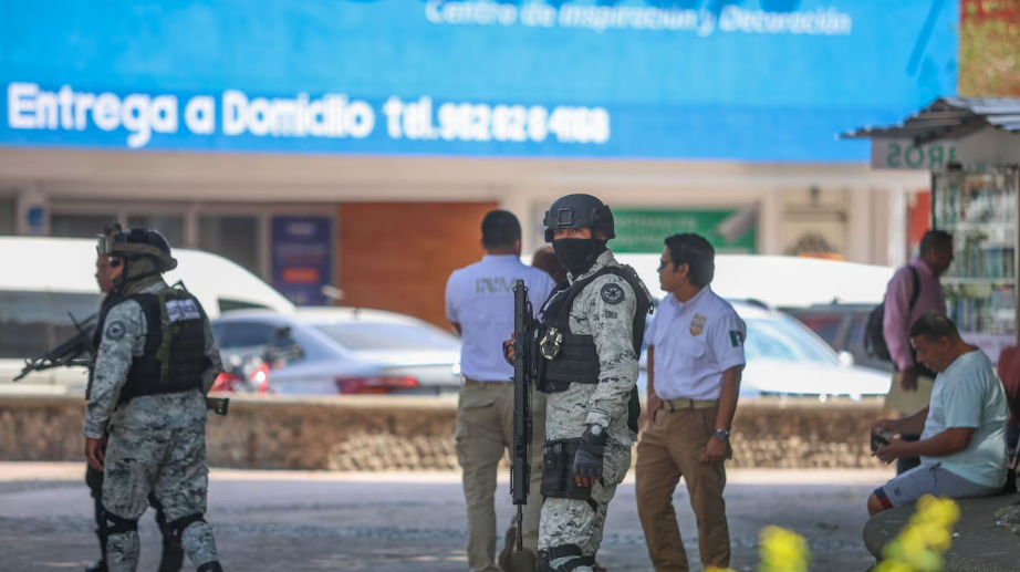 INM pone a disposición a dos personas por intento de incendio en estación migratoria de Tapachula
