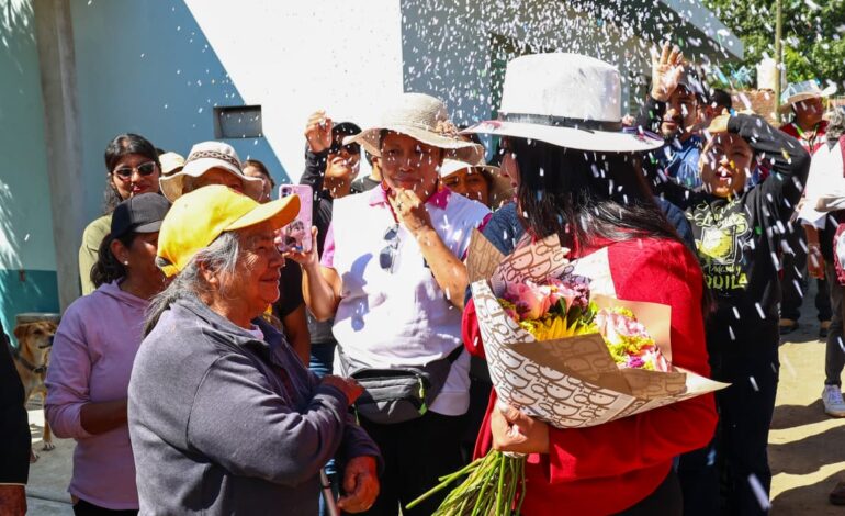 Tonantzin Fernández arranca pavimentación de calle en San Juan Tlautla tras años de solicitudes vecinales