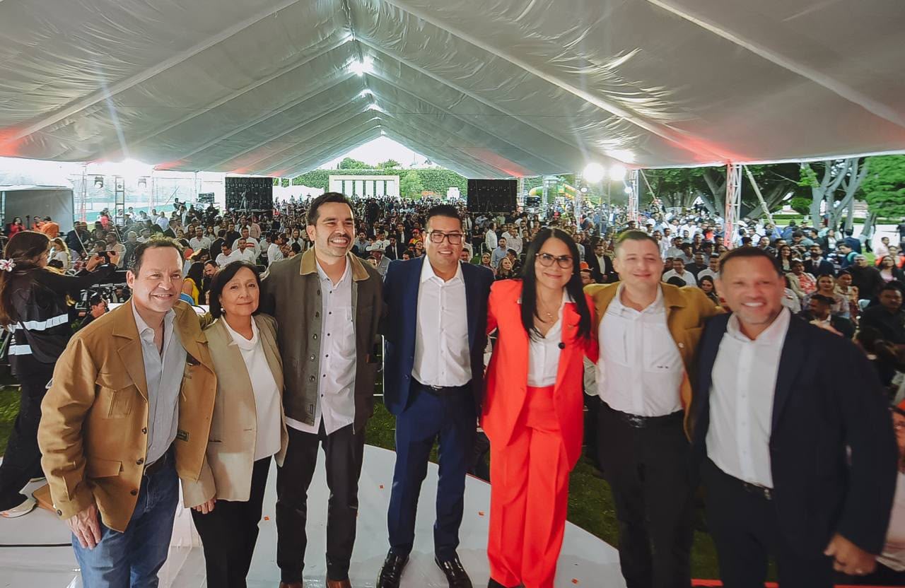 Néstor Camarillo presenta su Segundo Informe Legislativo ante cinco mil personas