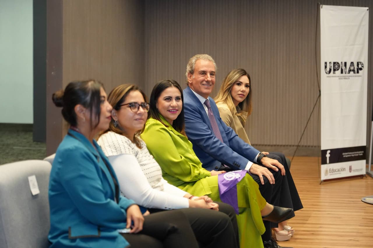 Puebla refuerza prevención de violencia digital entre estudiantes