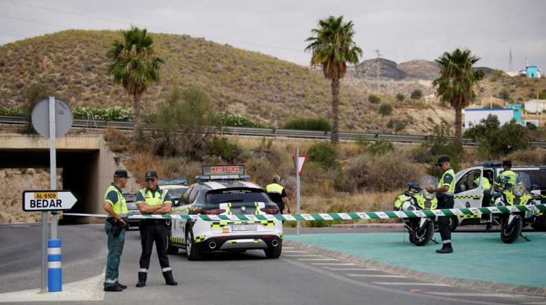 Autoridades españolas aseguraron 2.4 toneladas de metanfetamina y detuvieron a 13 personas tras detectar un cargamento procedente de México.