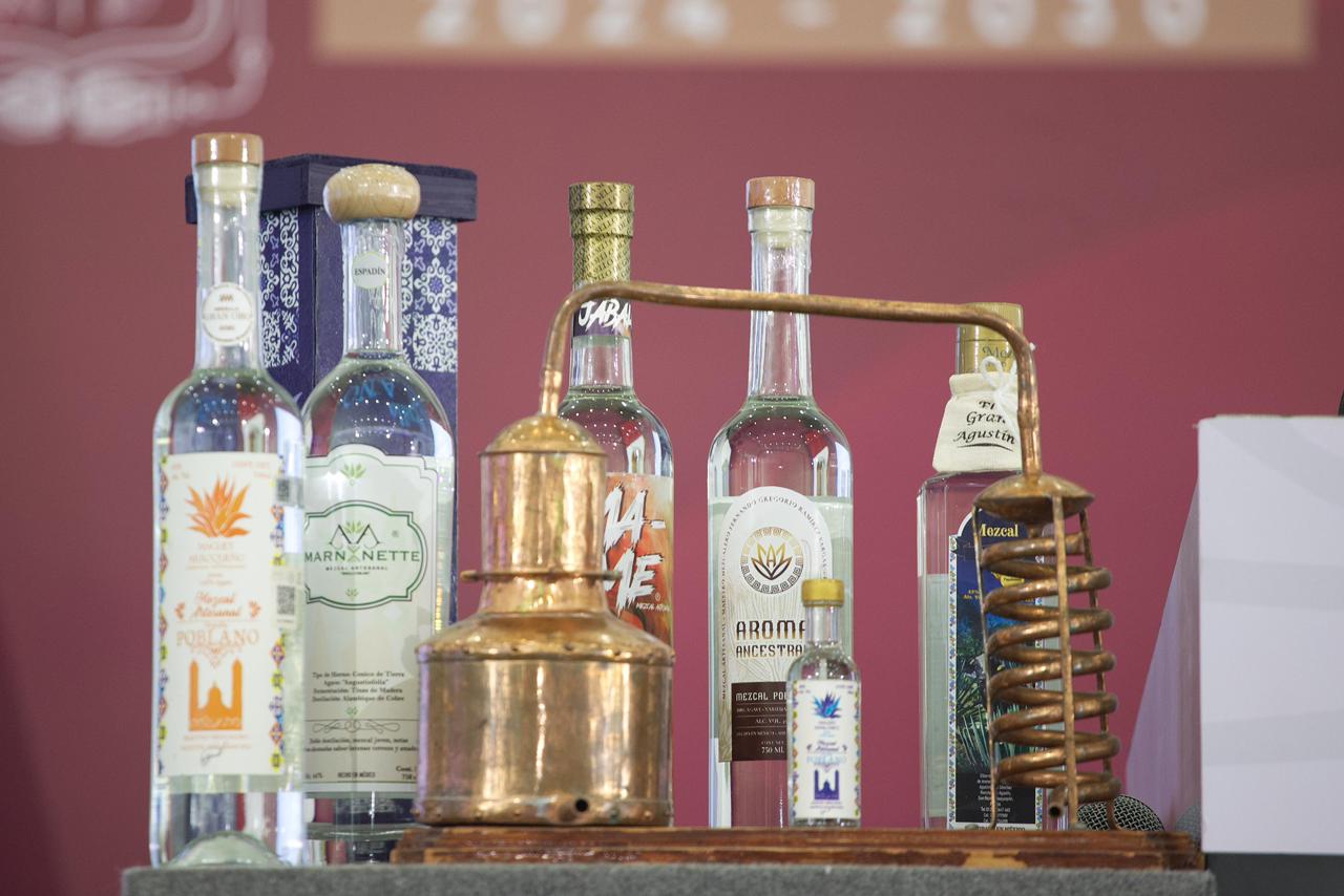 Puebla se consolida como segundo productor nacional de mezcal con industria de mil mdp