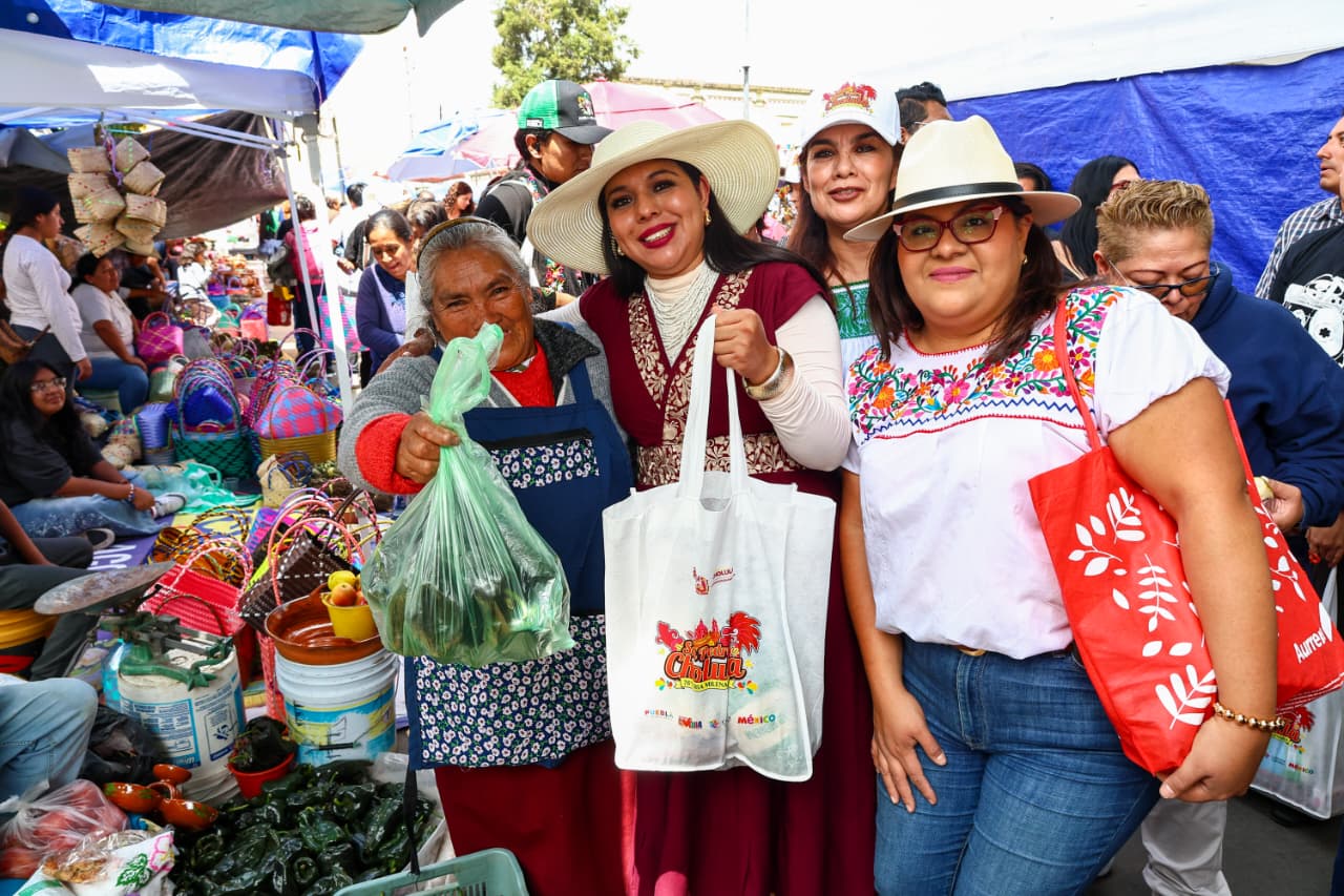 Trueque de San Pedro Cholula reúne a más de 100 mil personas