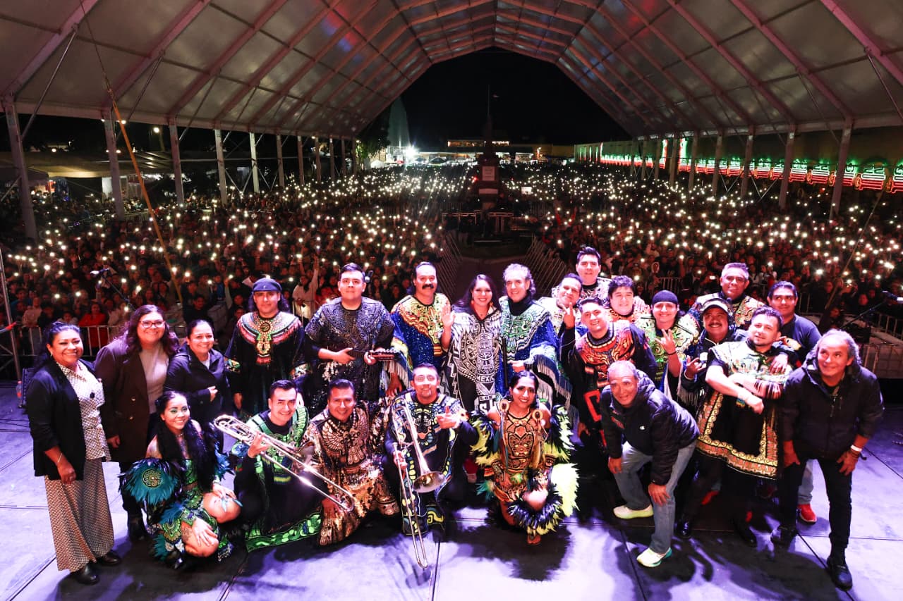 Los Askis desatan la fiesta en San Pedro Cholula con una noche de cumbia andina