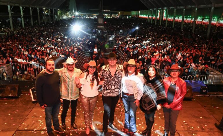 El Yaki arma una noche de fiesta ante una Plaza de la Concordia abarrotada
