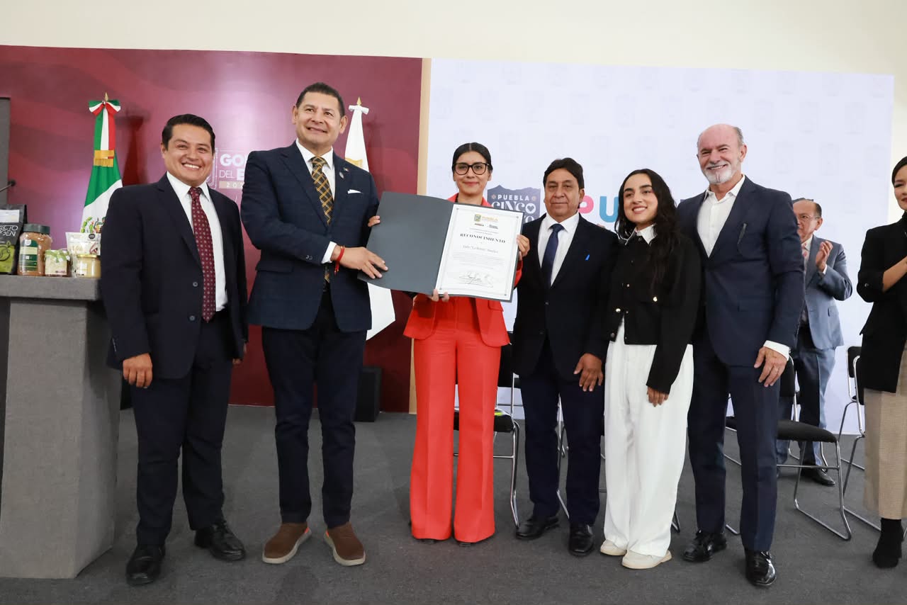 Gaby “La Bonita” Sánchez deja Secretaría de Deporte para volver al ring