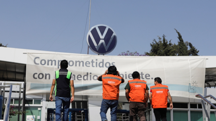 Alcanzan Volkswagen y SITIAVW tercer preacuerdo salarial de 8.24% global; emplazamiento a huelga se prorroga al 29 de octubre