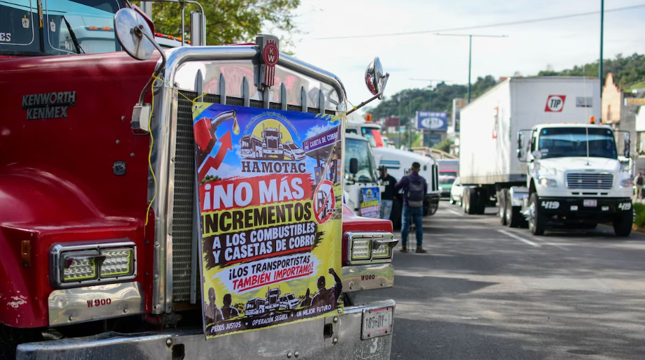 Gobernación llama a la Canacar a evitar bloqueos viales; Sheinbaum afirma que ajuste fiscal solo impacta al 1% del sector