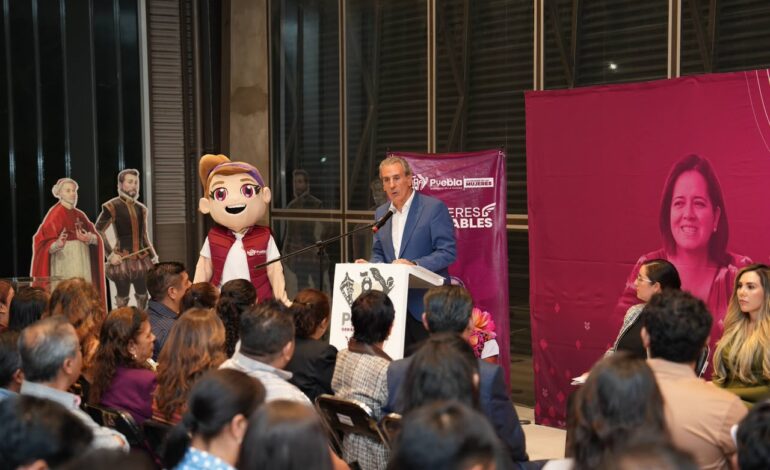 Certifican a 19 personas en Puebla para cuidar a adultos mayores