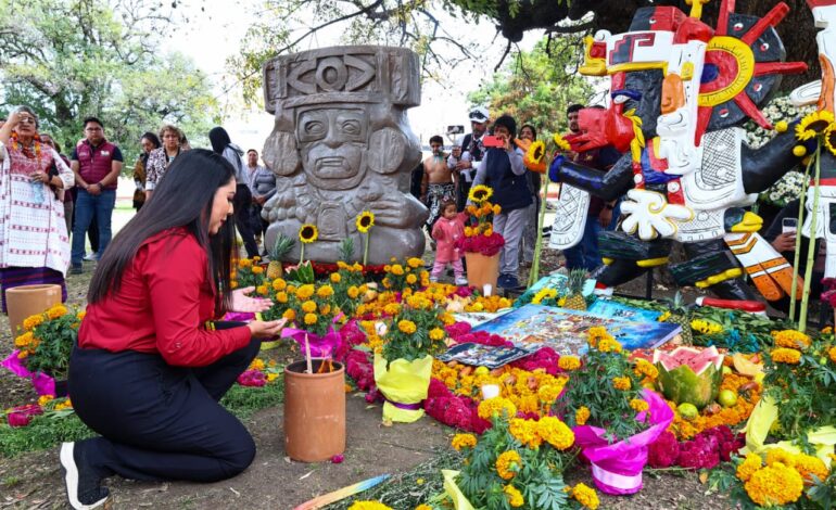 Tonantzin Fernández encabeza ceremonias cívica y prehispánica a 507 años de la Matanza de Cholula