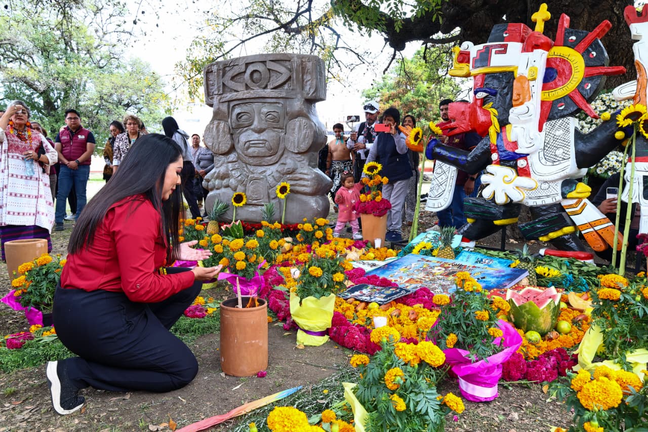 Tonantzin Fernández encabeza ceremonias cívica y prehispánica a 507 años de la Matanza de Cholula